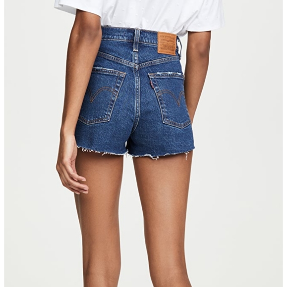 Levi's Premium Ribcage Shorts in Medium Dark Charleston Chill - Picture 5 of 11